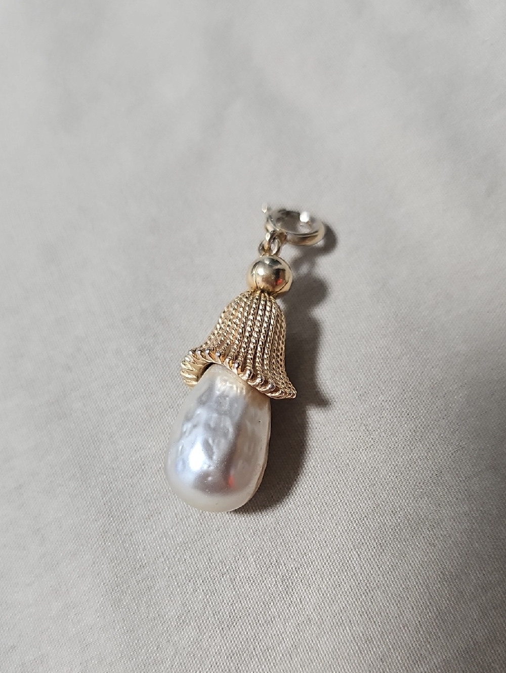 Vintage Gold Pearl Drop Pendant Charm - Women Jewelry